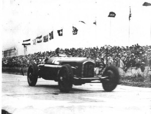 Tazio-Nuvolari-Nurburgring-1935-450x342