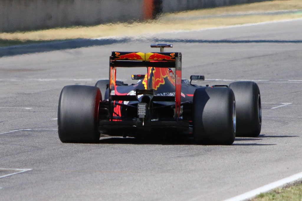 F1_Test_Pirelli_2017_RedBull_Mugello